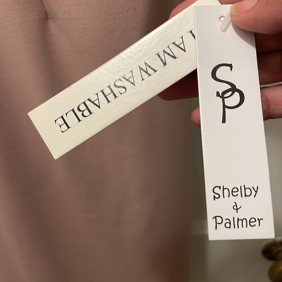 Bell sleeve dress - Picture 4 of 5